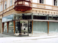 Nerezové průčelí Pragobanky