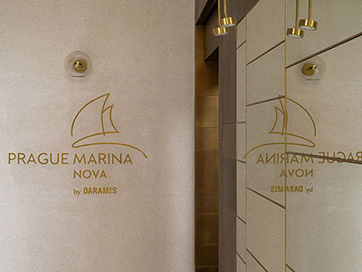 Designové obklady a doplňky z patinované mosazi  - (Prague Marina Nova, Lobby 4)
