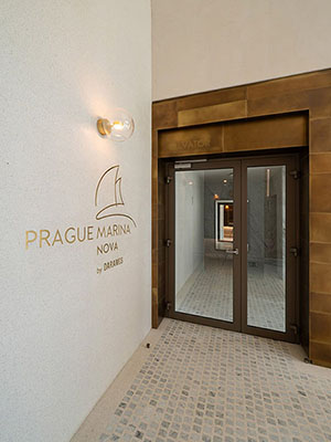 Designové obklady a doplňky z patinované mosazi  - (Prague Marina Nova, Lobby 4)