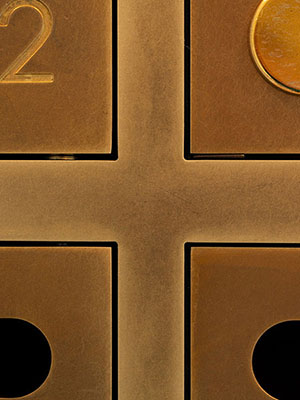 Designové obklady a doplňky z patinované mosazi  - (Prague Marina Nova, Lobby 5)