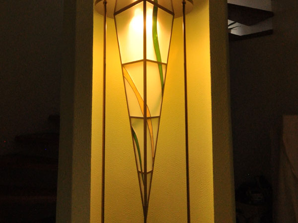 Mosazná stojací lampa