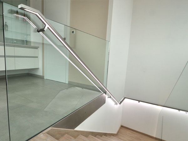 Nerezové zábradlí s LED osvětlením 3