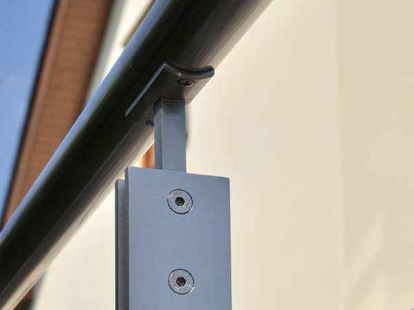 Nerezové terasové zábradlí a nosná 
        konstrukce terasy 12